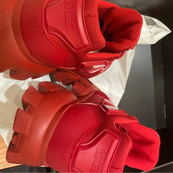 Prada Thunder cloudburst size 11m